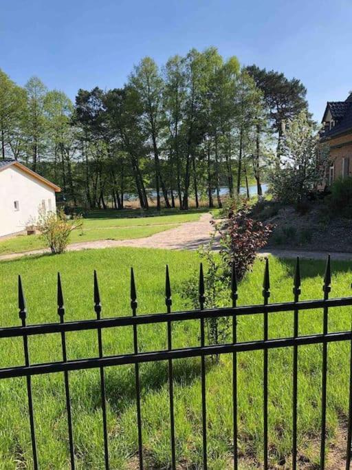 Penthouse Bernd Im Waldschloesschen Direkt Am See Wendisch Rietz Bagian luar foto